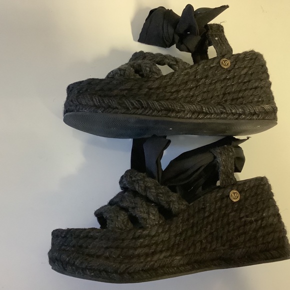 WEDGE - Picture 11 of 13